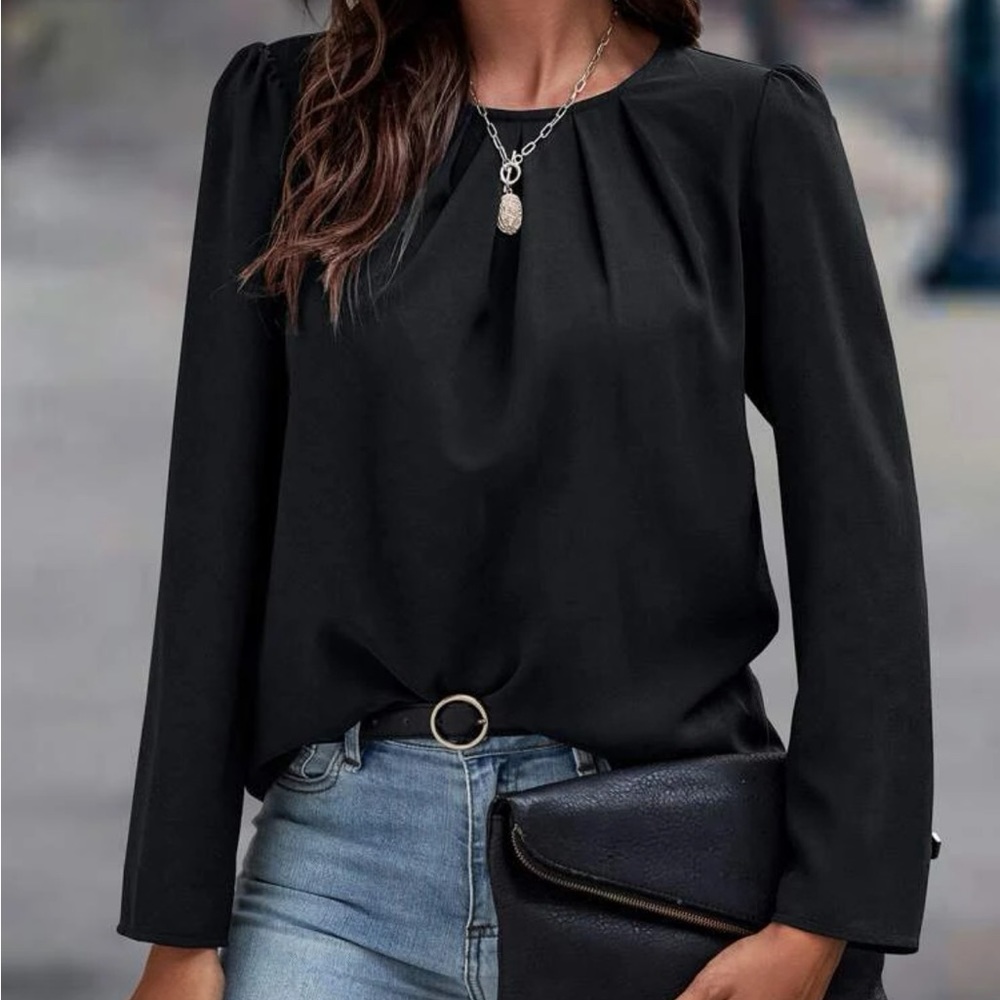 Pleated detail puff sleeve blouse - Picture 8 of 15